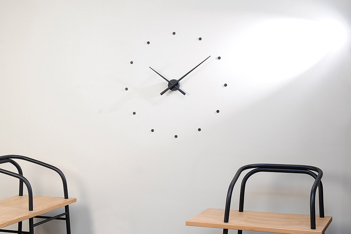 Nomon clock black sticker