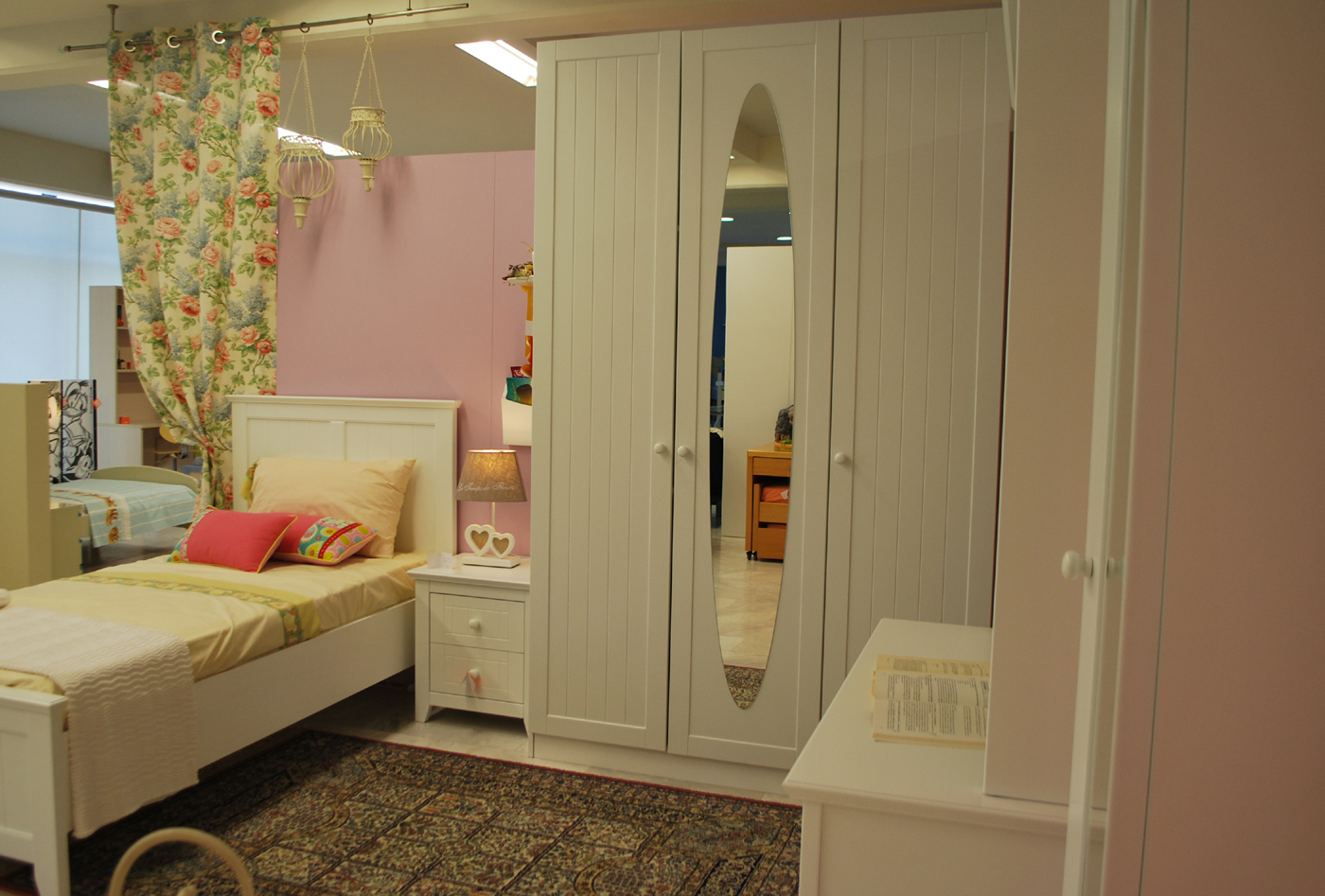 Παιδικό Ισαβέλλα - Ντουλάπες