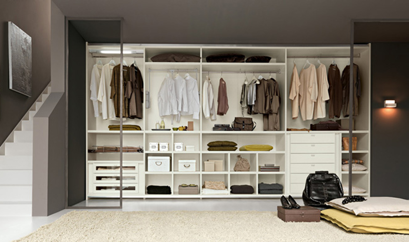 Εσωτερικό ντουλάπας Με μεγάλη χωρητικότητα