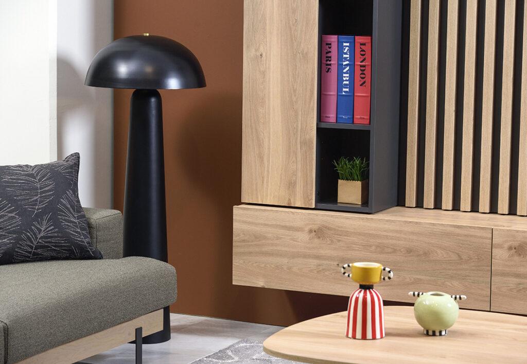 Μεταλλικό μαύρο φωτιστικό