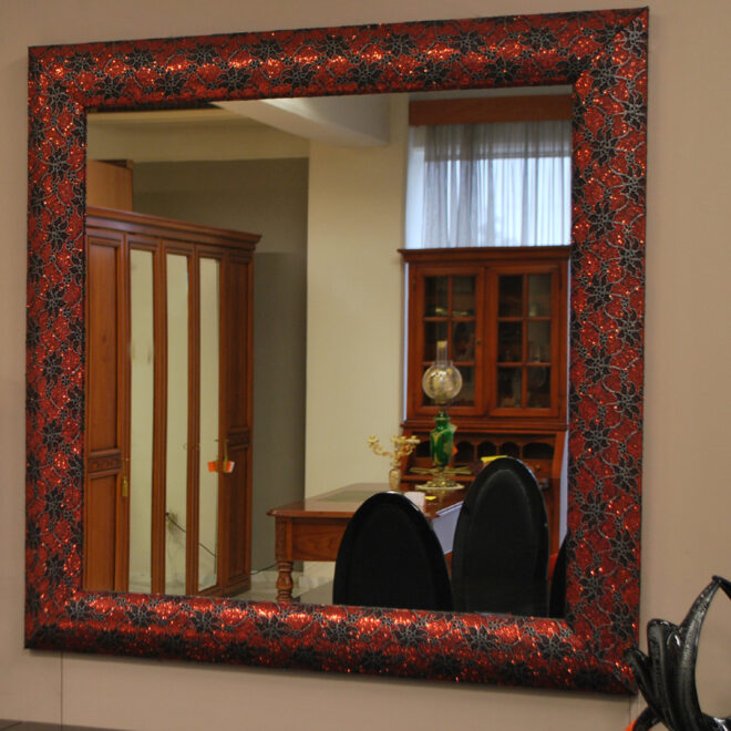 καθρέφτης κόκκινη δαντέλα