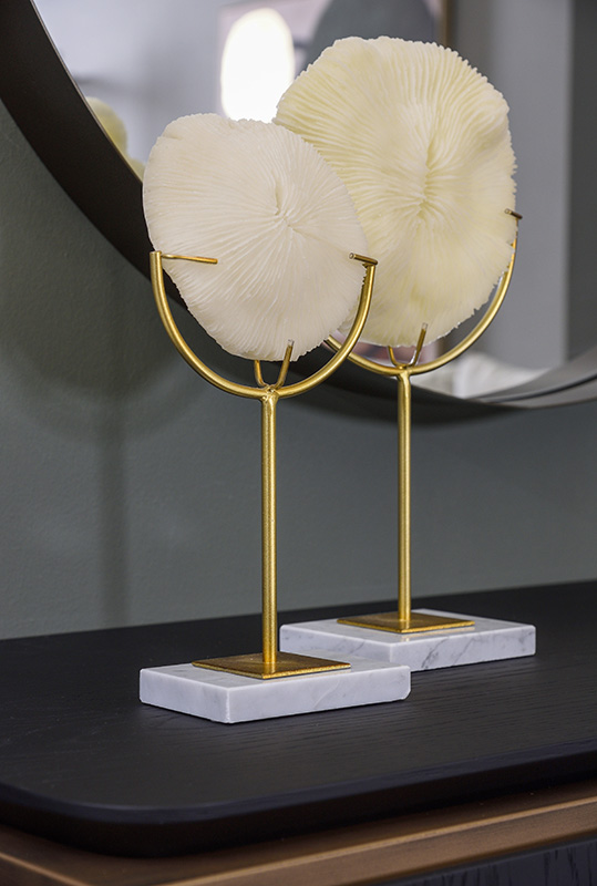 1298-1299-koralli-leuko-me-xrysi-vasi