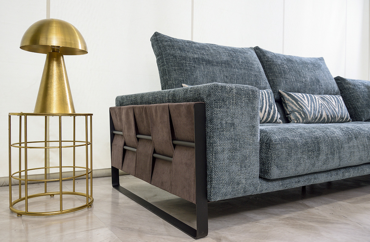 Hamilton-goniakos-kanapes-480-fotistiko