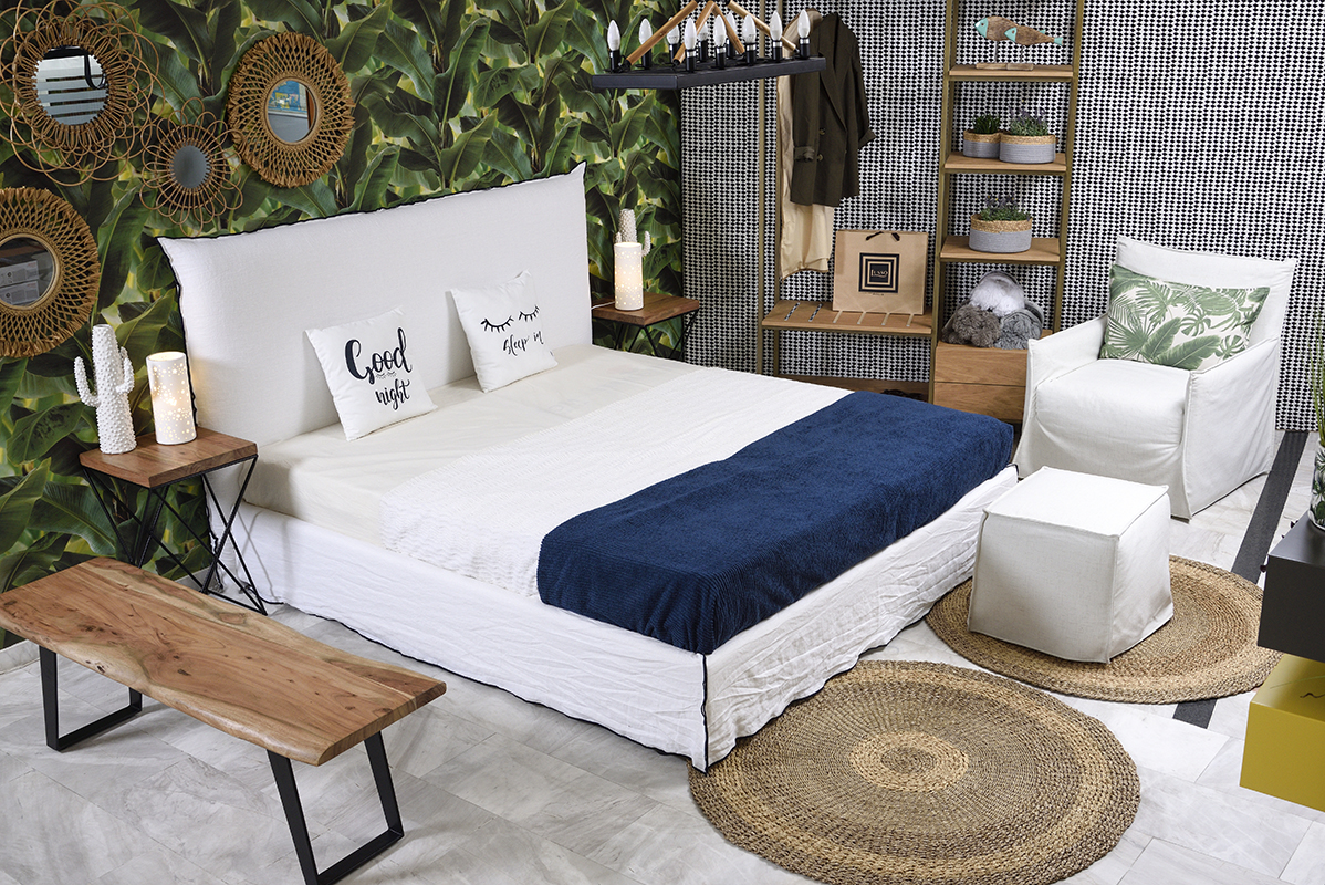 Moon-krevati-diplo-yfasmatino