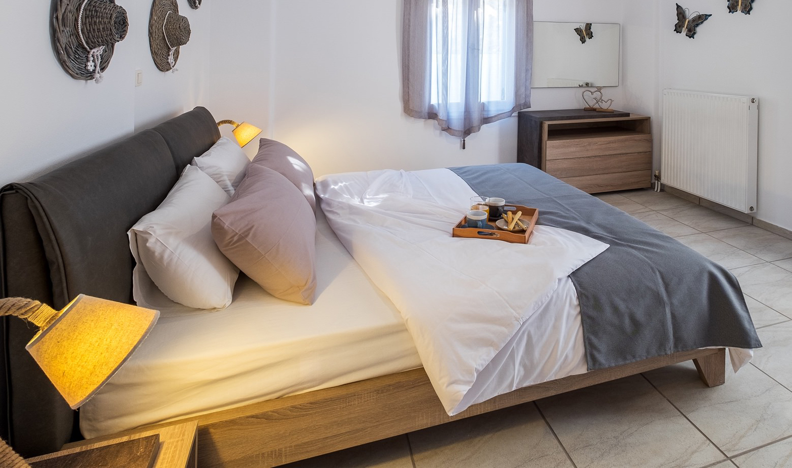 Stone κρεβατοκάμαρα  και συρταριέρα